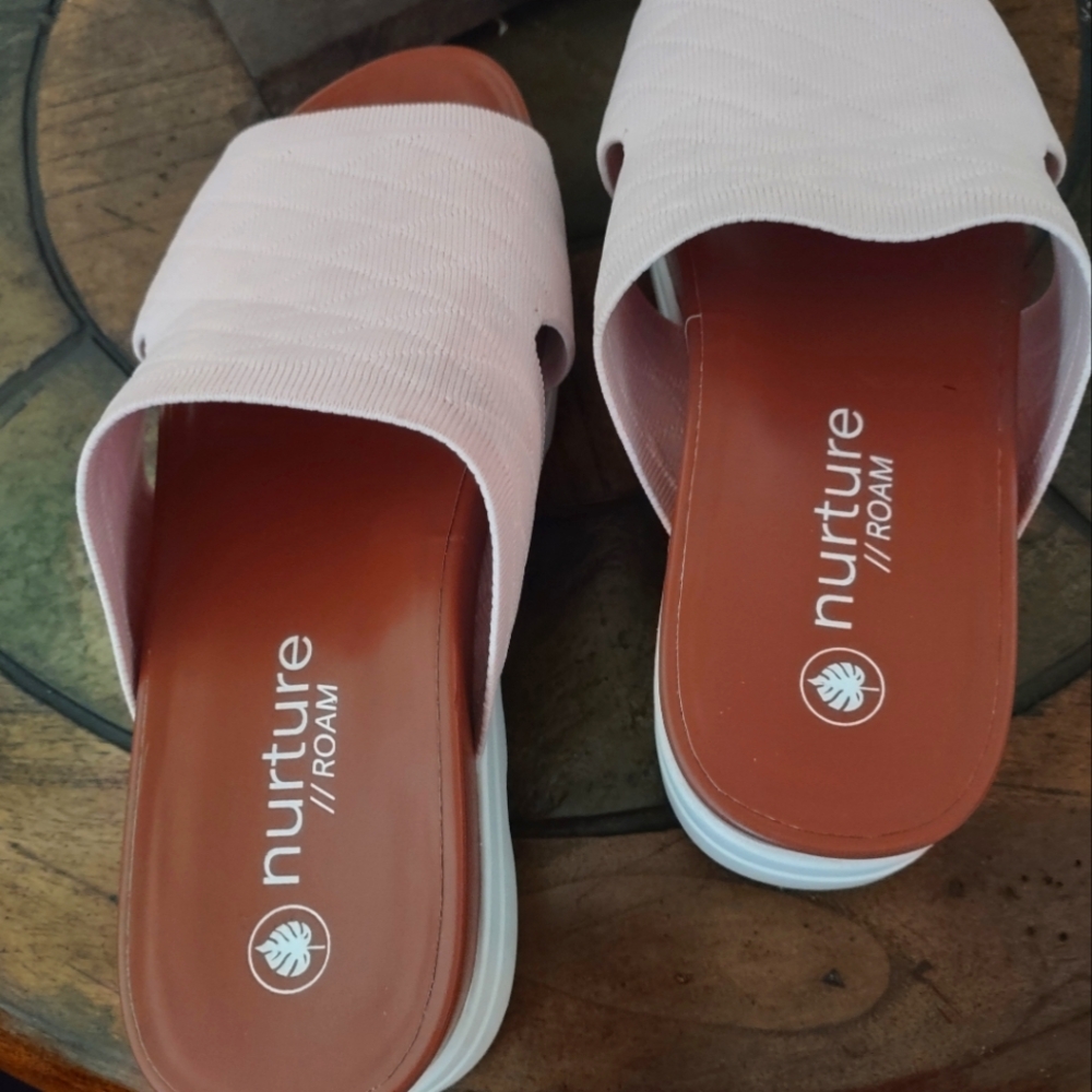 Nurture comfort Dandals